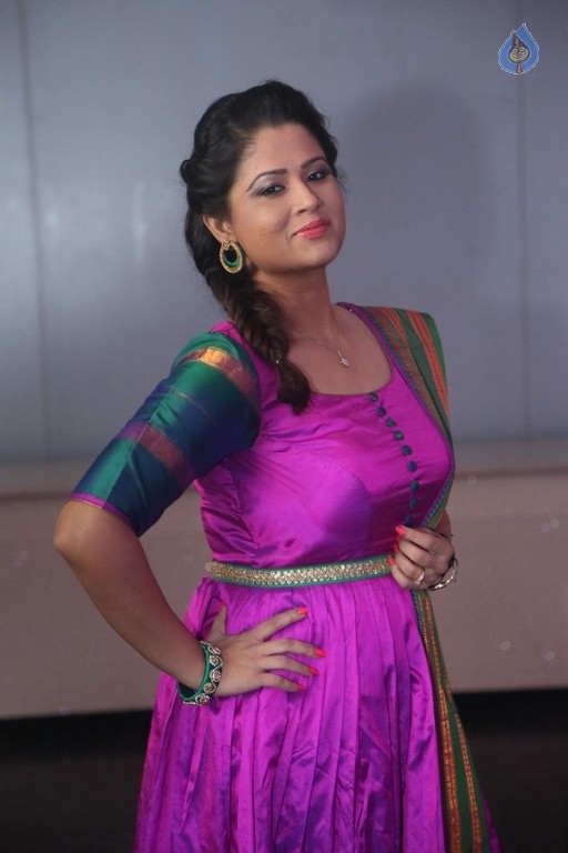 Shilpa Chakravarthy Pics - 12 / 13 photos