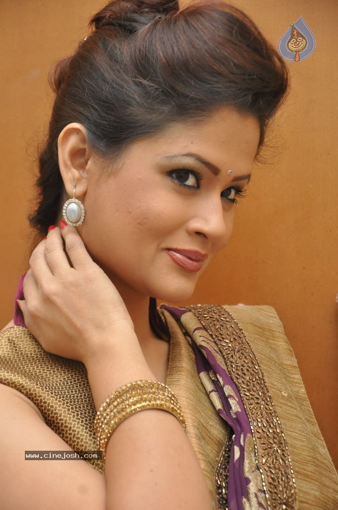 Shilpa Chakravarthy Stills - 18 / 42 photos