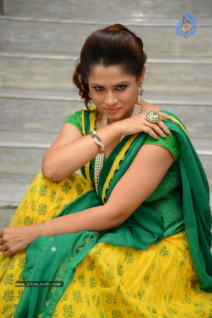 Shilpa Chakravathy Pics - 22 / 60 photos