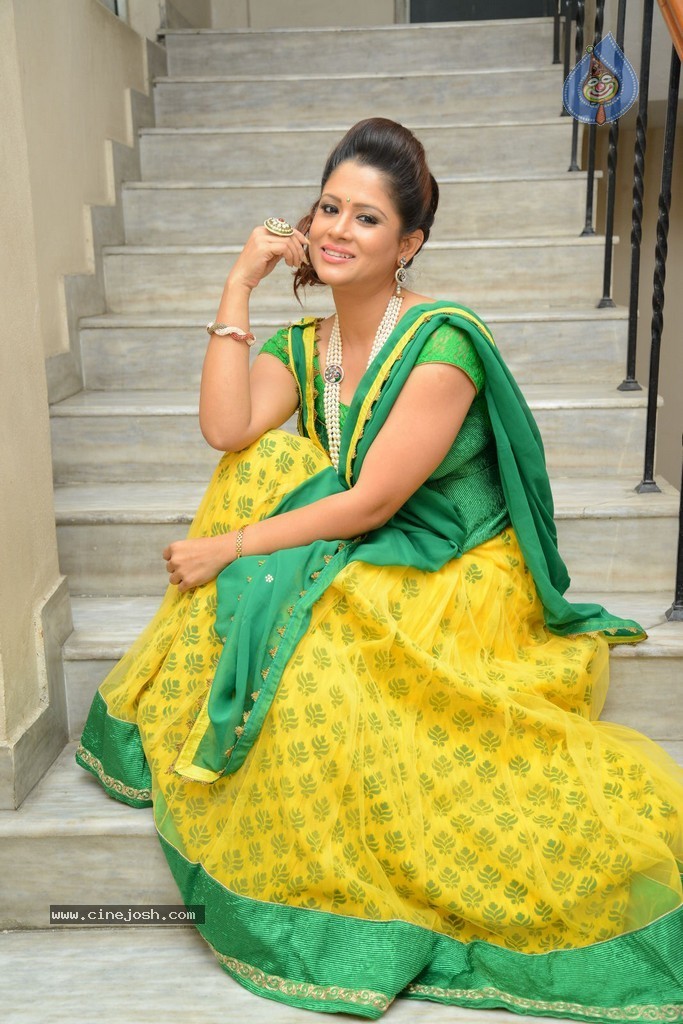 Shilpa Chakravathy Pics - 40 / 60 photos