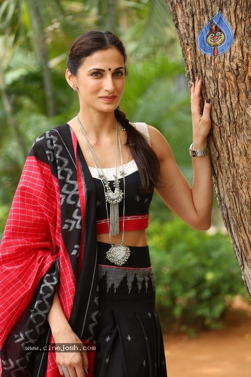 Shilpa Reddy Pics - 6 / 19 photos