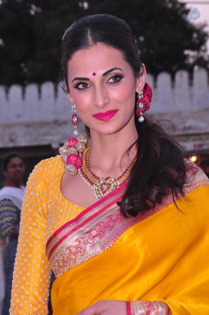 Shilpa Reddy Pics - 5 / 35 photos