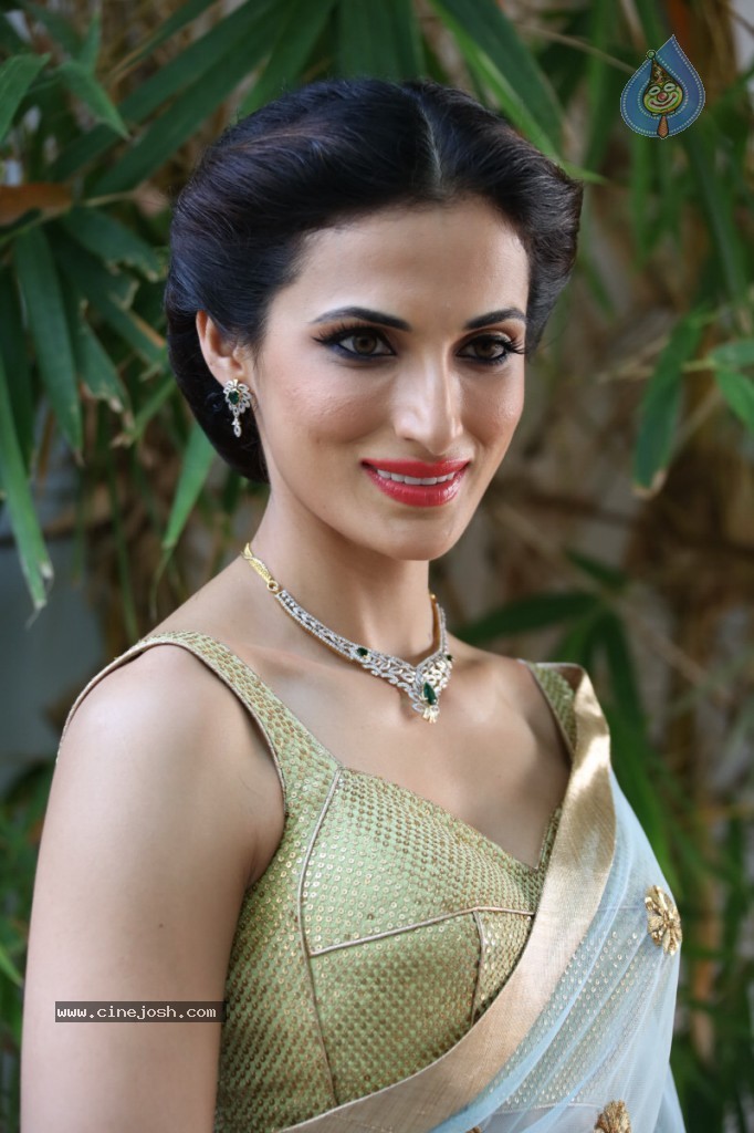 Shilpa Reddy Stills - 18 / 59 photos