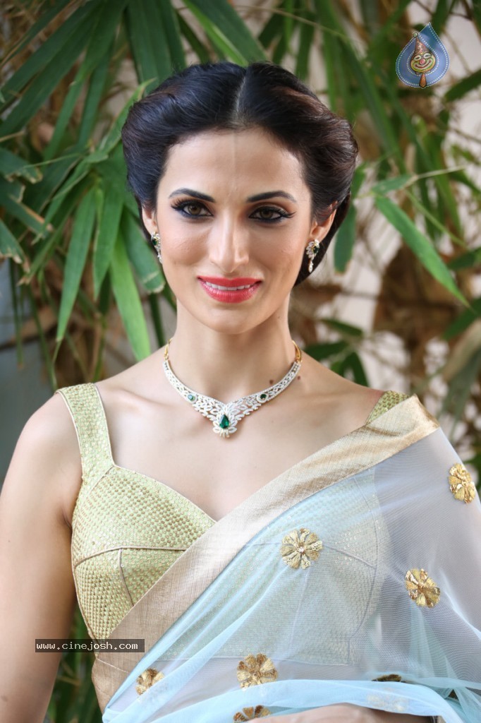 Shilpa Reddy Stills - 27 / 59 photos