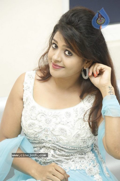 Shilpa Sri Pics - 16 / 49 photos