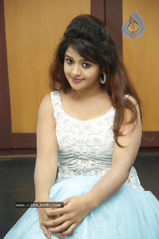 Shilpa Sri Pics - 24 / 49 photos