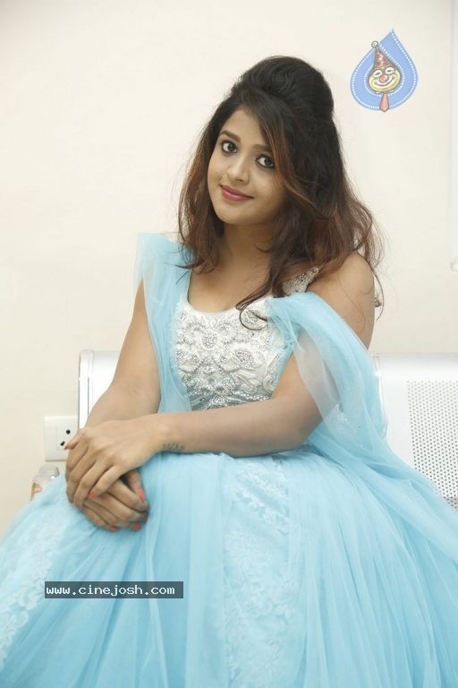 Shilpa Sri Pics - 30 / 49 photos