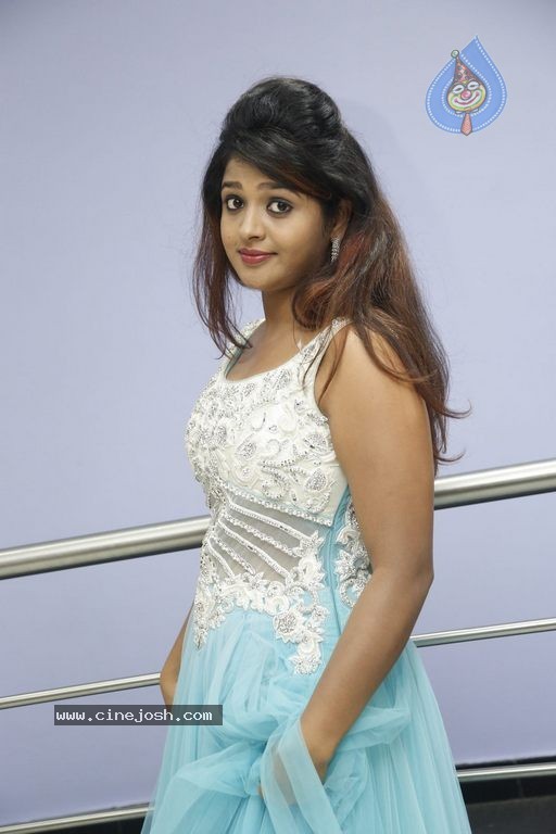 Shilpa Sri Pics - 36 / 49 photos