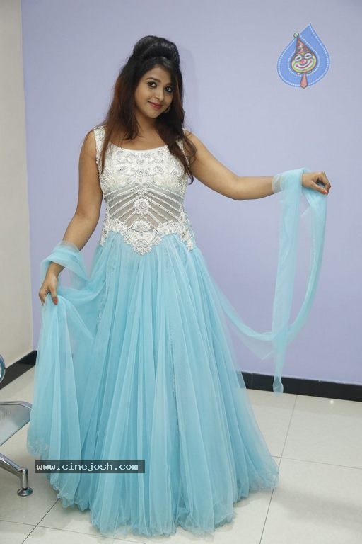 Shilpa Sri Pics - 39 / 49 photos