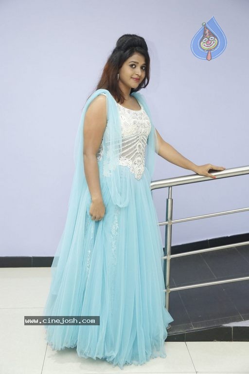 Shilpa Sri Pics - 40 / 49 photos