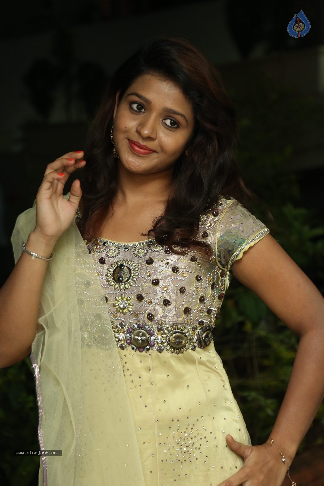 Shilpa Stills - 33 / 42 photos