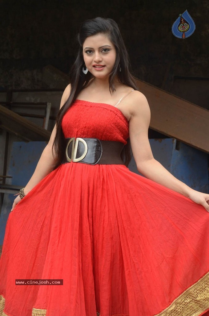 Shipra New Stills - 19 / 42 photos