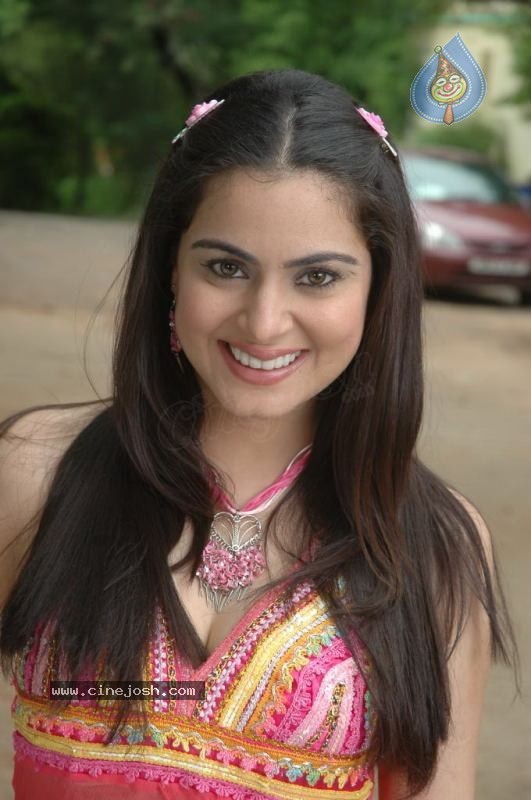 Shraddha Arya Gallery - 22 / 26 photos