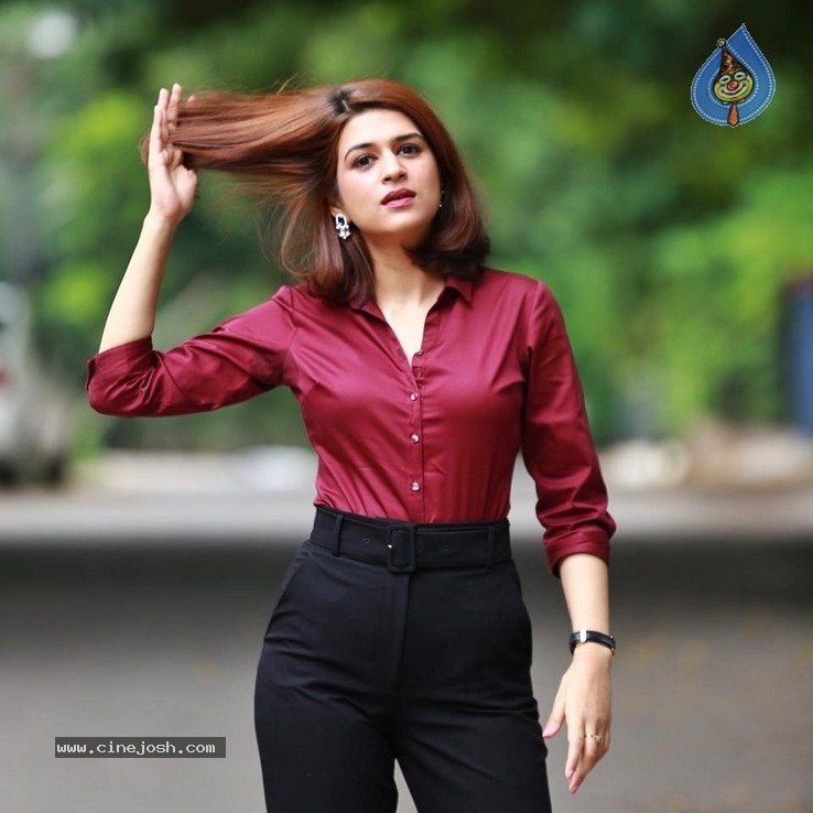 Shraddha Das Photos - 6 / 13 photos