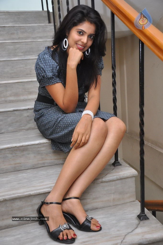 Shravya Hot Gallery - 48 / 87 photos