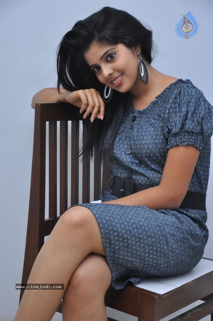 Shravya Hot Gallery - 71 / 87 photos