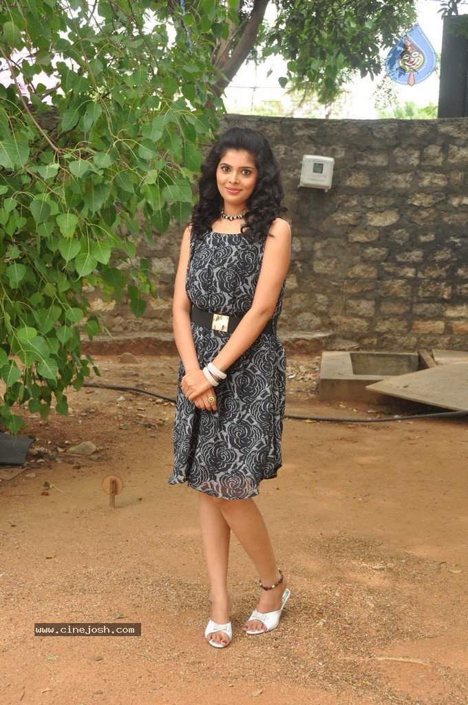 Shravya New Pics - 11 / 98 photos