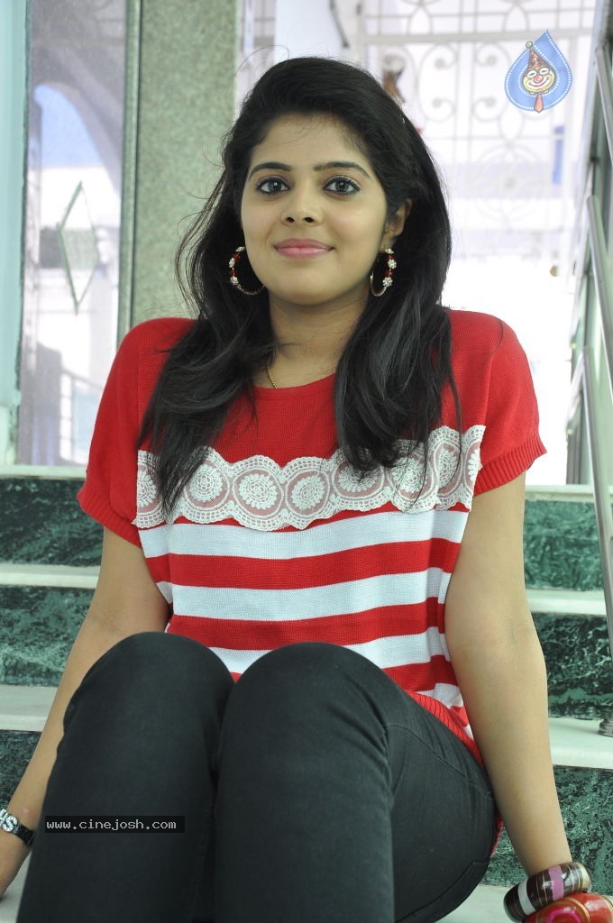 Shravya New Pics - 2 / 106 photos