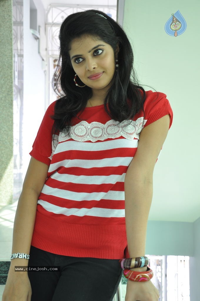 Shravya New Pics - 44 / 106 photos