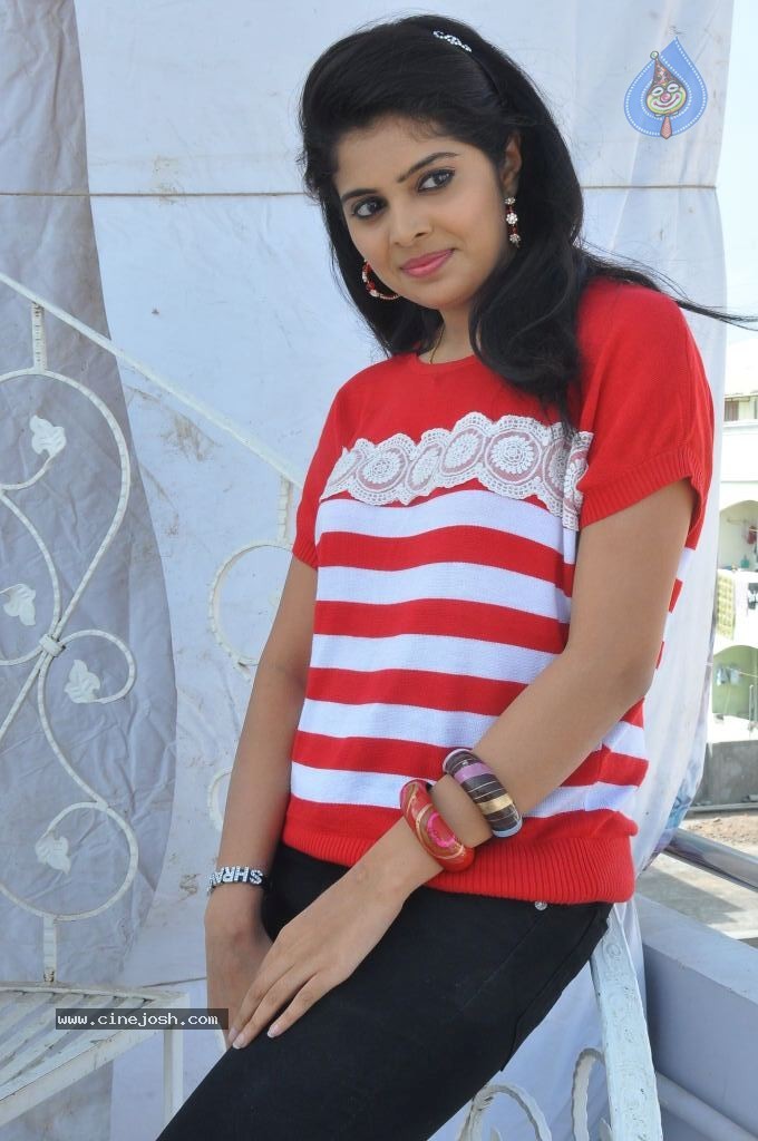 Shravya New Pics - 100 / 106 photos