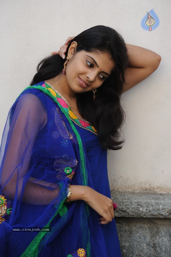 Shravya New Stills - 76 / 122 photos