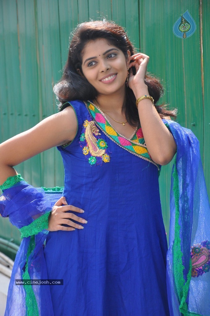 Shravya New Stills - 79 / 122 photos