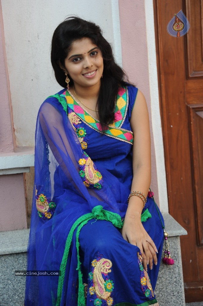 Shravya New Stills - 86 / 122 photos