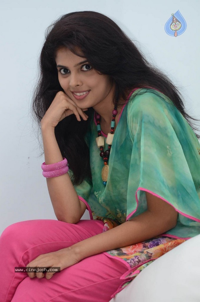 Shravya New Stills - 18 / 142 photos