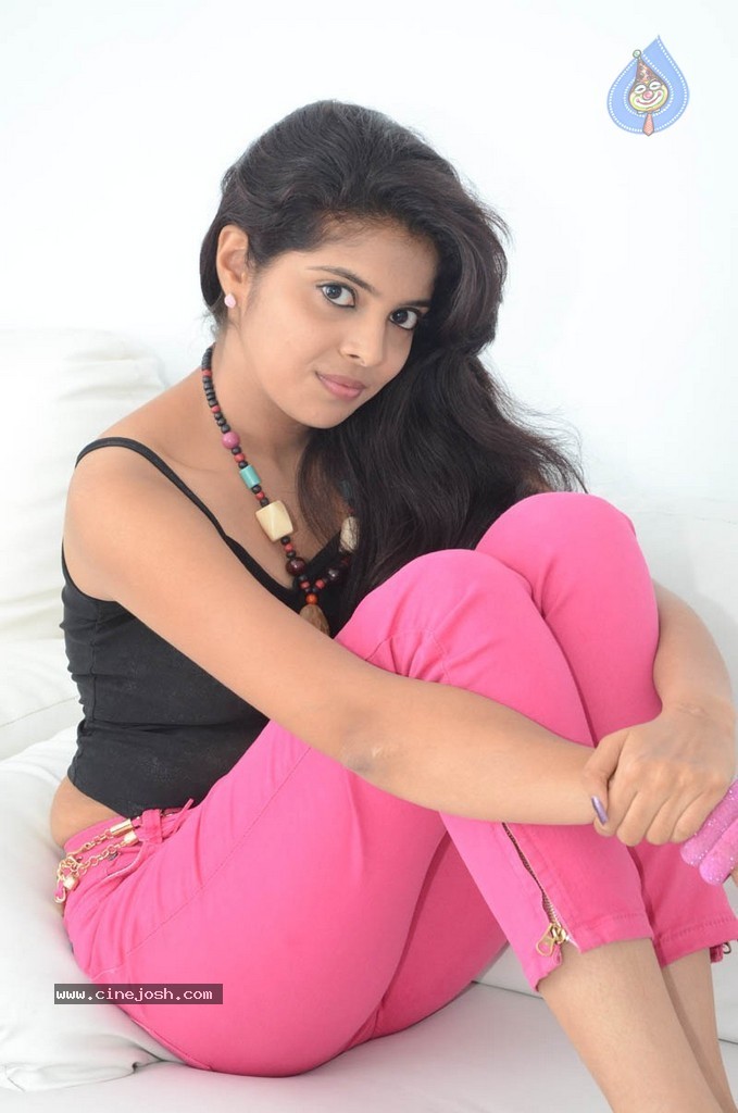 Shravya New Stills - 24 / 142 photos