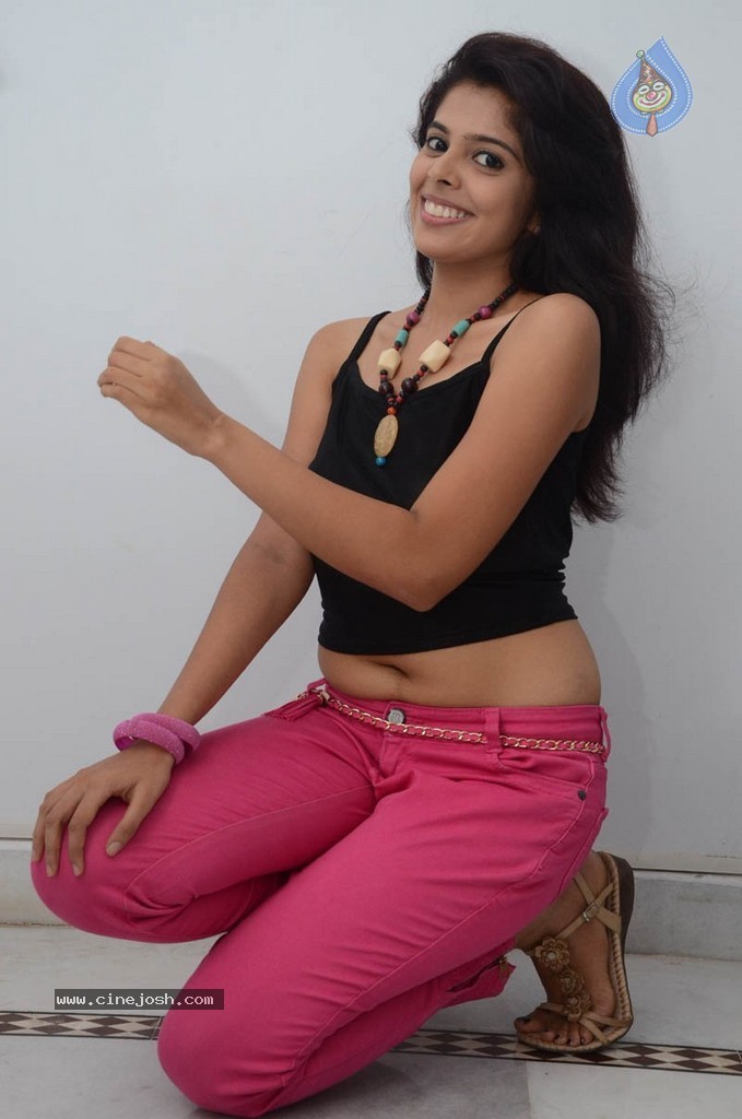 Shravya New Stills - 27 / 142 photos