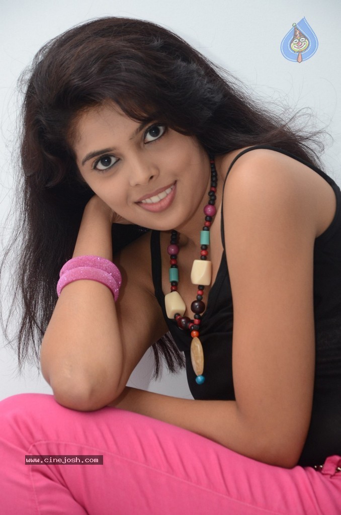 Shravya New Stills - 36 / 142 photos