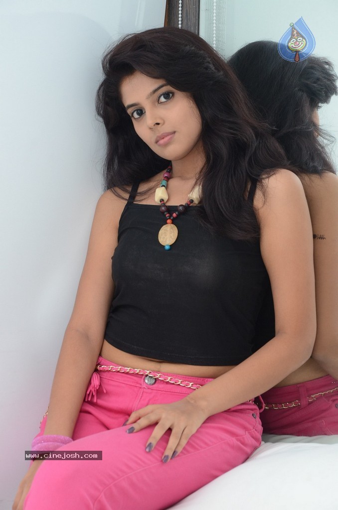 Shravya New Stills - 38 / 142 photos