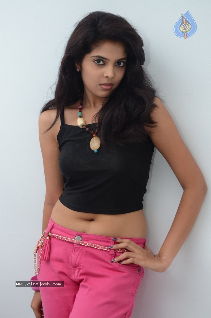 Shravya New Stills - 58 / 142 photos