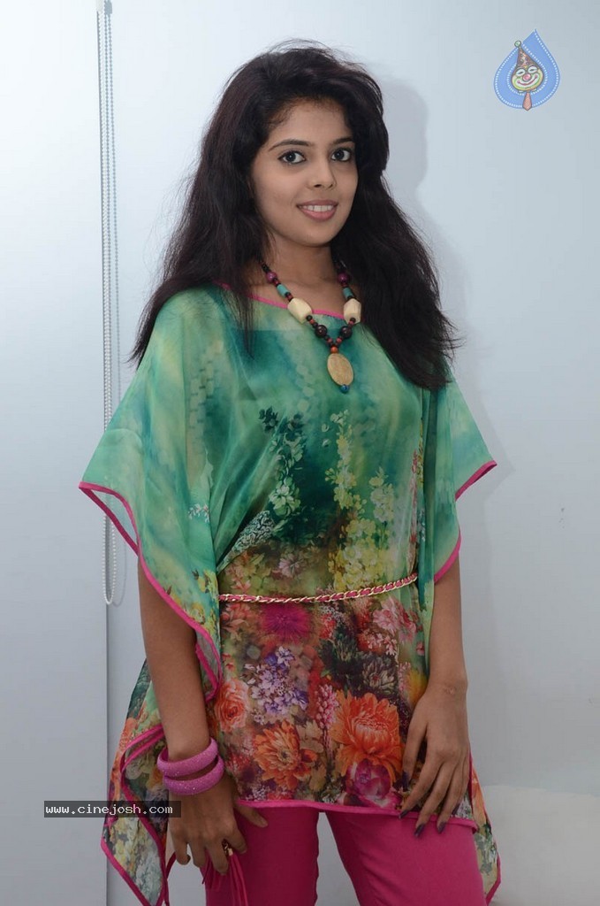 Shravya New Stills - 60 / 142 photos