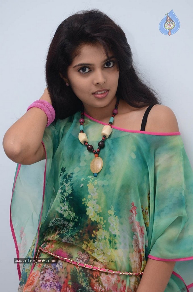 Shravya New Stills - 62 / 142 photos