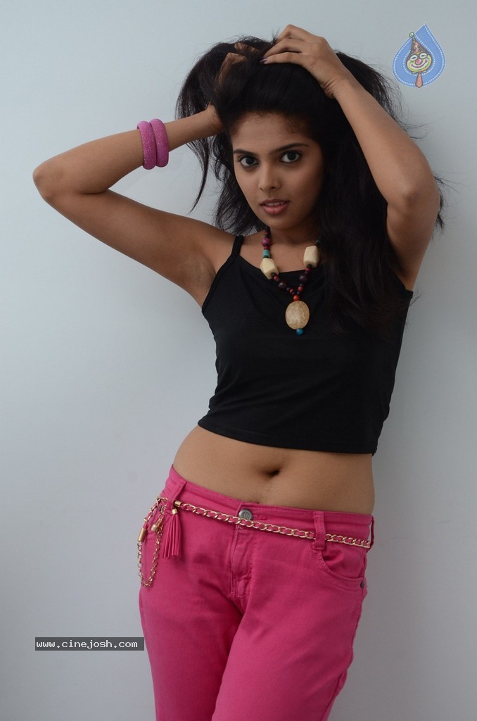 Shravya New Stills - 70 / 142 photos