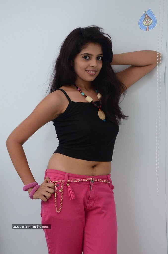 Shravya New Stills - 76 / 142 photos