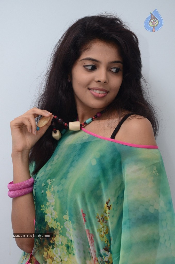 Shravya New Stills - 101 / 142 photos