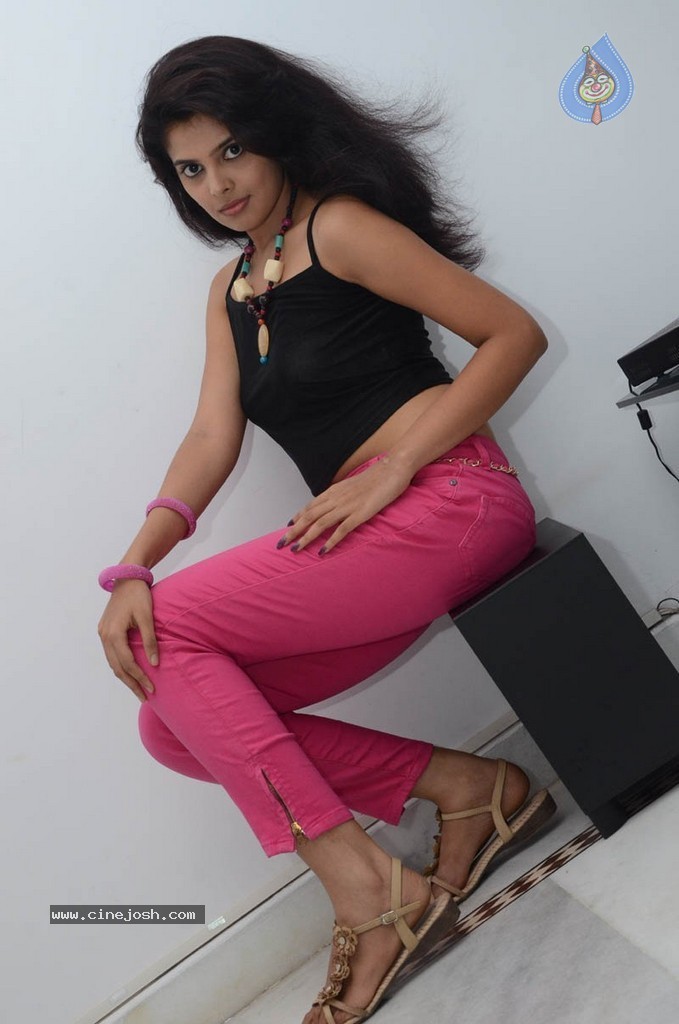 Shravya New Stills - 110 / 142 photos