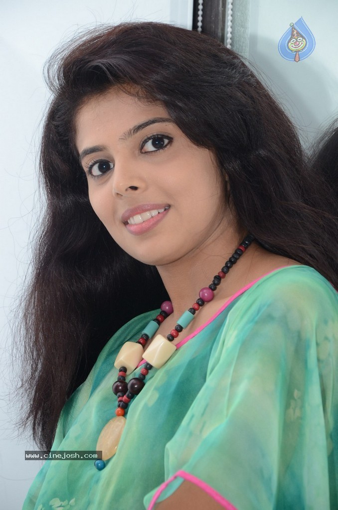 Shravya New Stills - 130 / 142 photos