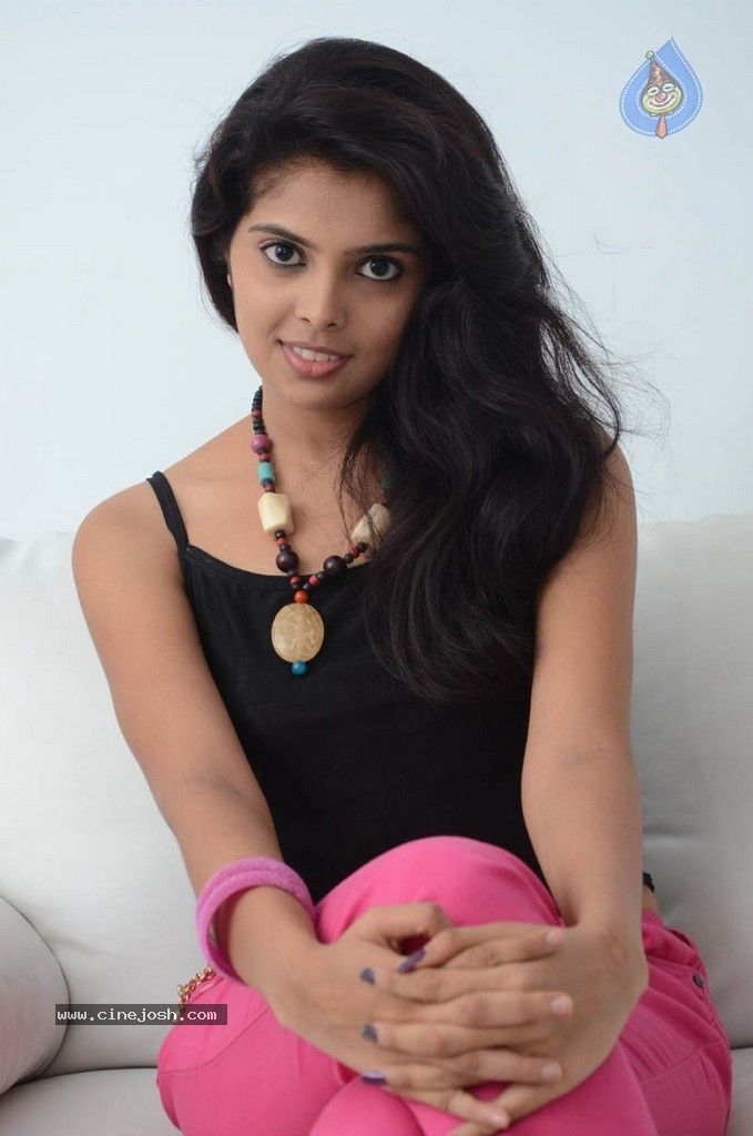 Shravya New Stills - 133 / 142 photos