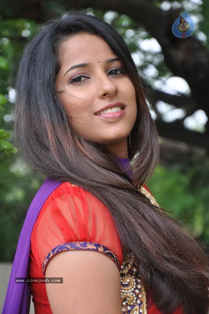 Shravya Reddy Stills - 28 / 57 photos