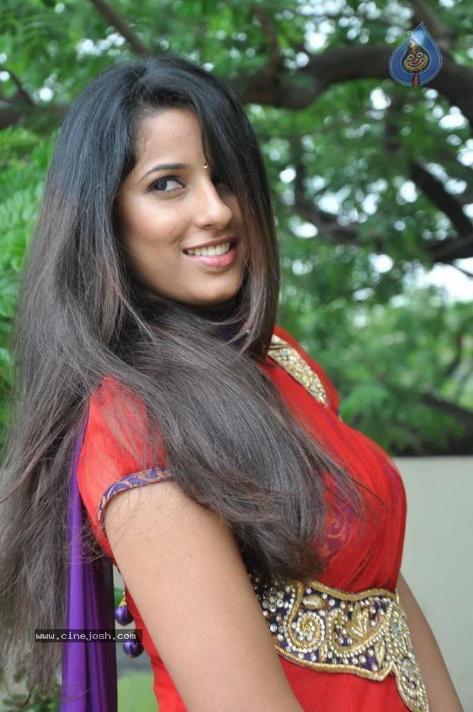 Shravya Reddy Stills - 35 / 57 photos