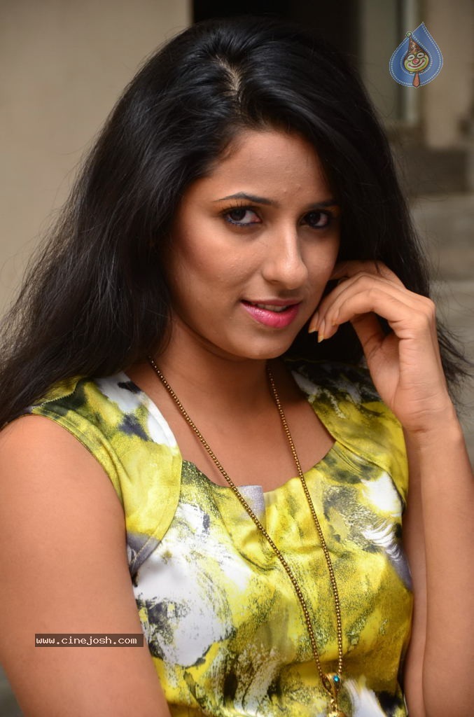 Shravya Reddy Stills - 42 / 60 photos