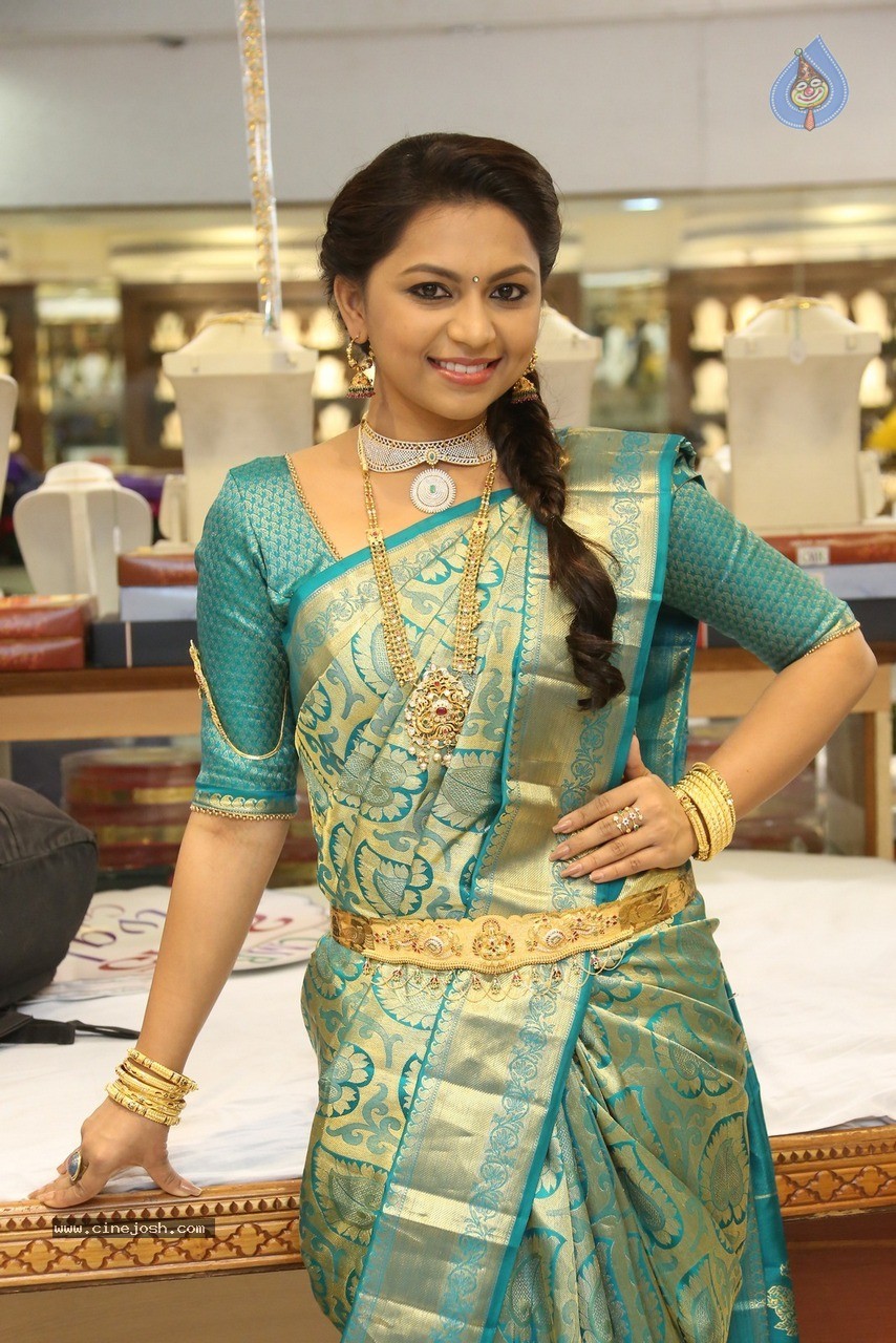 Shree Stills - 2 / 60 photos