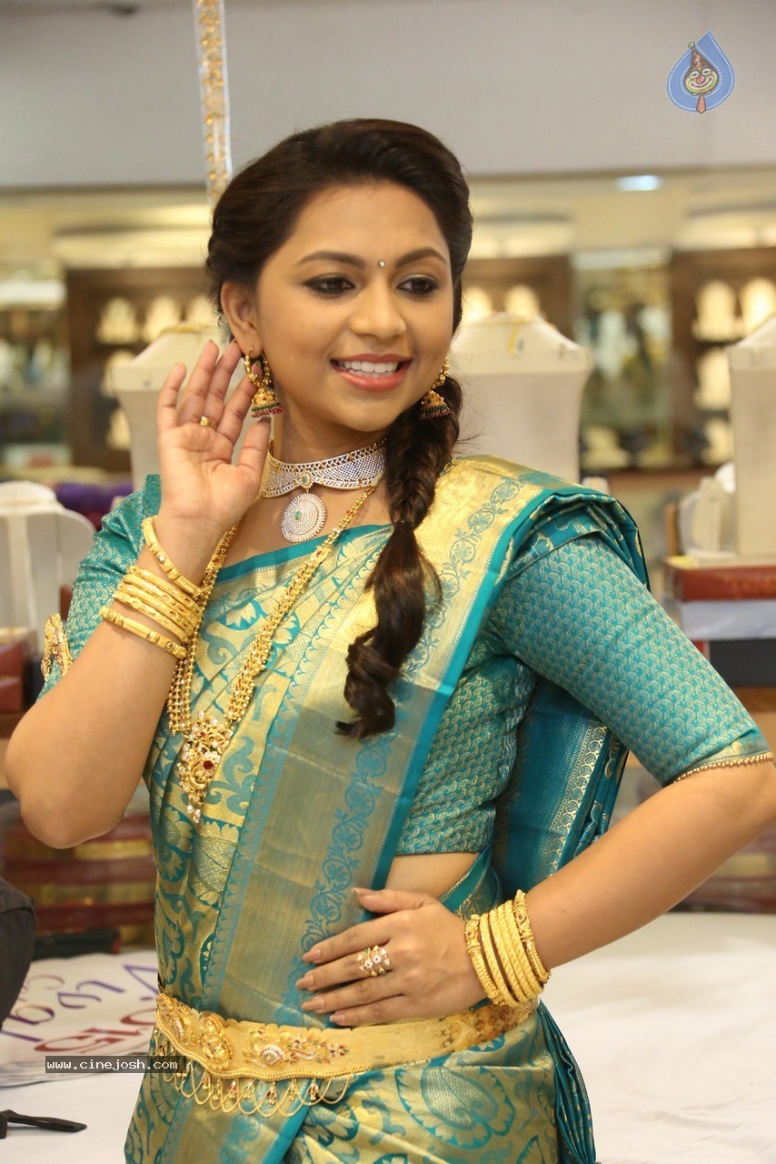 Shree Stills - 20 / 60 photos