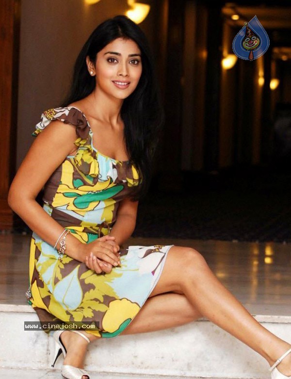 Shreya Gallery - 8 / 45 photos