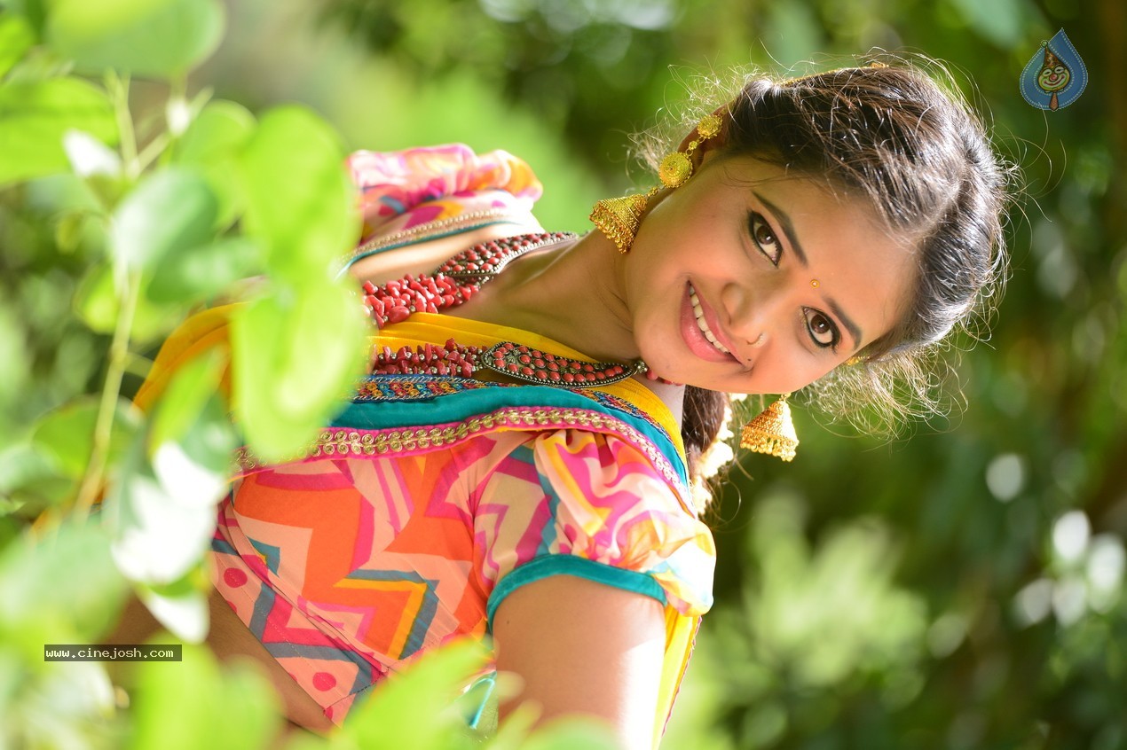 Shreya Gallery - 9 / 20 photos