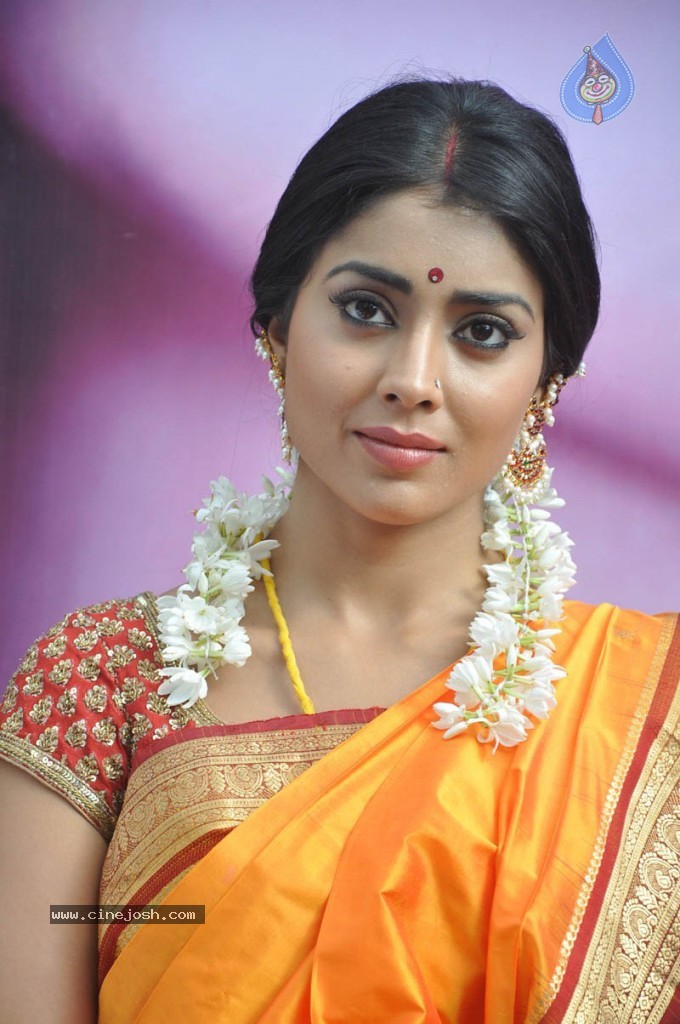 Shriya Latest Photos - 17 / 60 photos