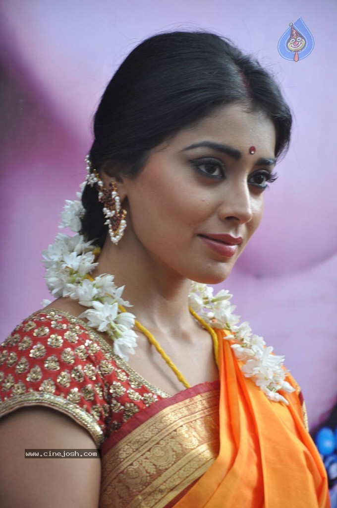 Shriya Latest Photos - 28 / 60 photos